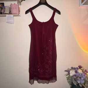 Elegant burgundy midi dress